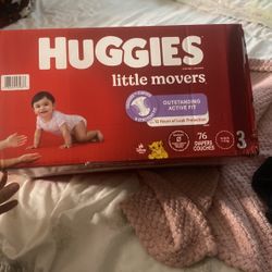 Huggies Little Movers Baby Diapers