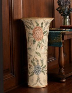 METAL UMBRELLA STAND, PERFECT CONDITION, 14” TALL, STYLISH AND FUNCTIONAL