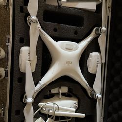 Phantom 4 Drone W/ Case & Batteries