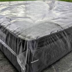 Queen Pillowtop Mattress And Box Spring 