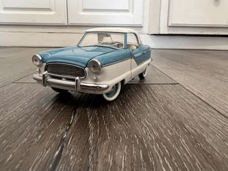 Diecast 1/24 Scale Franklin Mint - 1956 Nash Metropolitan Blue/White