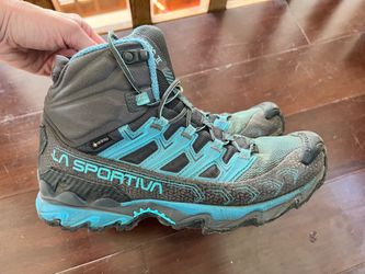 Women’s La Sportiva hiking boots - size 10