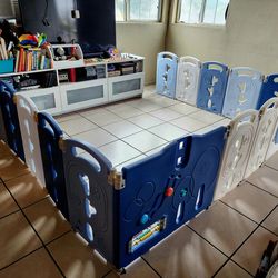 Foldable baby Playpen