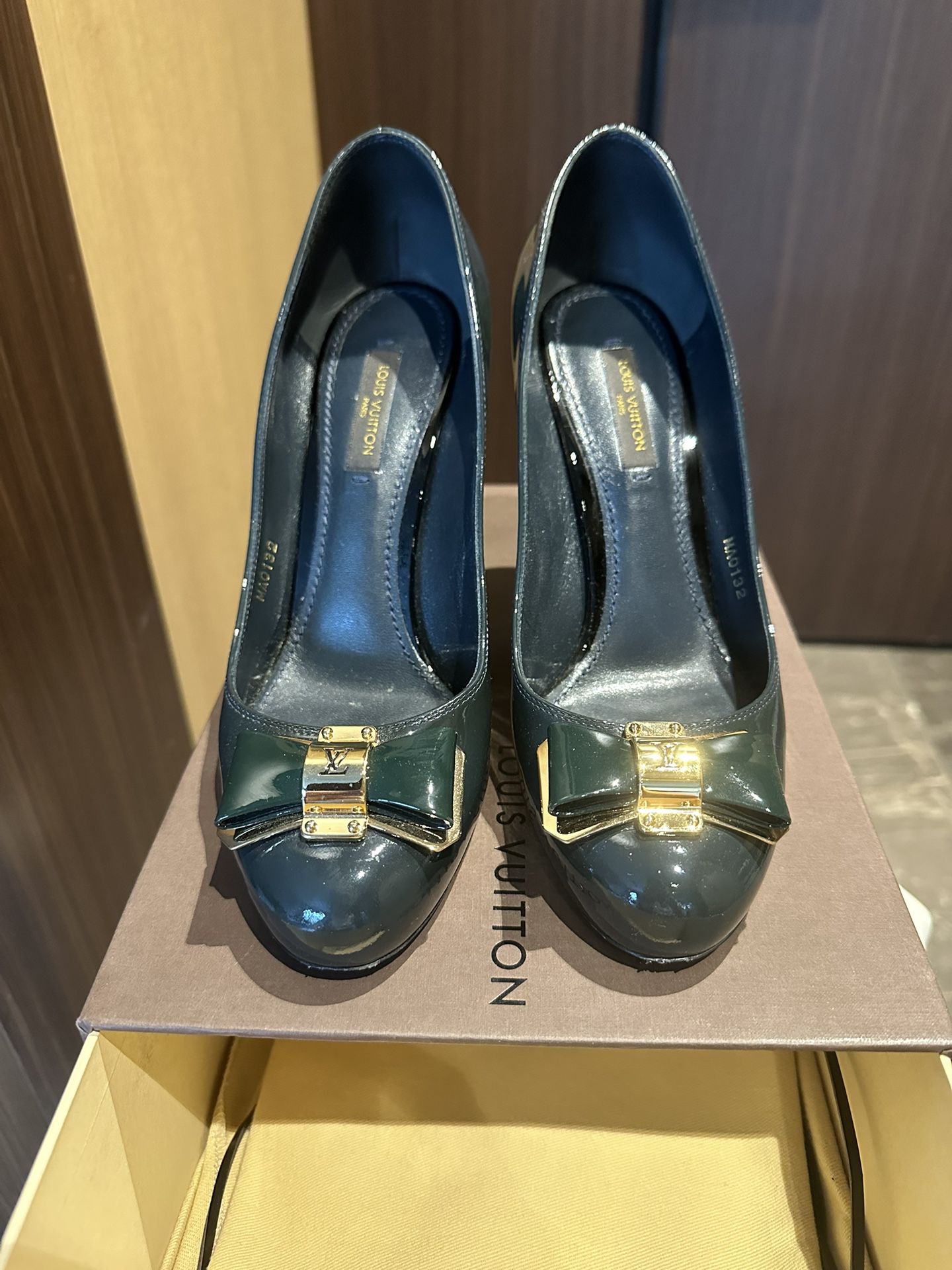 Lv Shoes for Sale in Shelby Township, MI - OfferUp