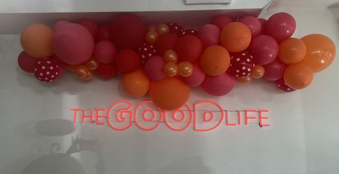 CUSTOM BALLOON ARCHES