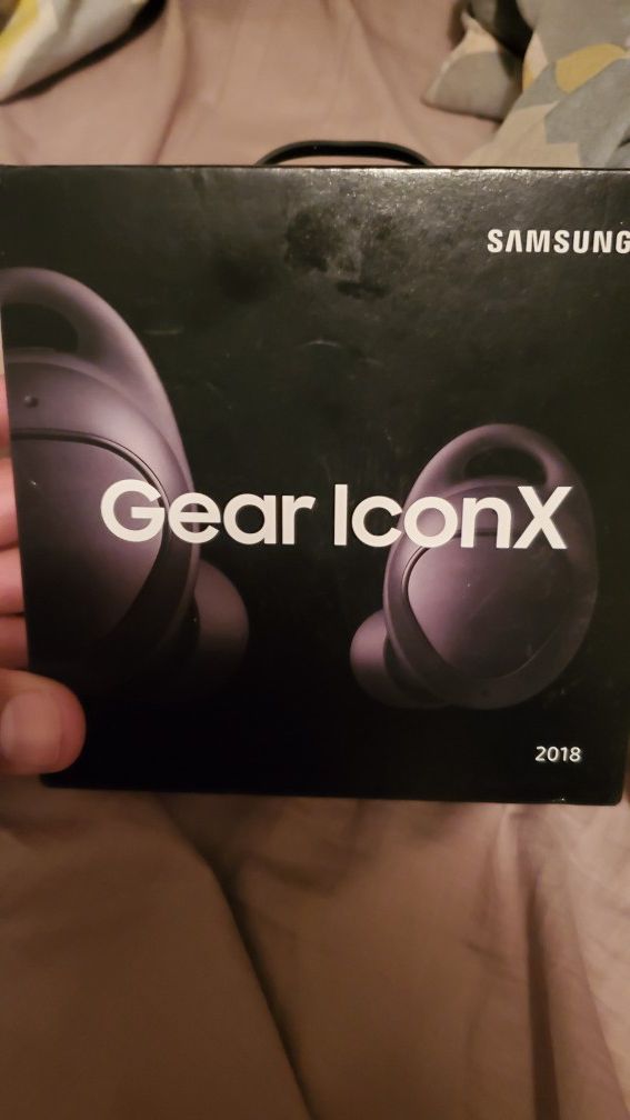 Samsung Gear IconX 2018