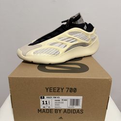 Yeezy 700 v3 Azael