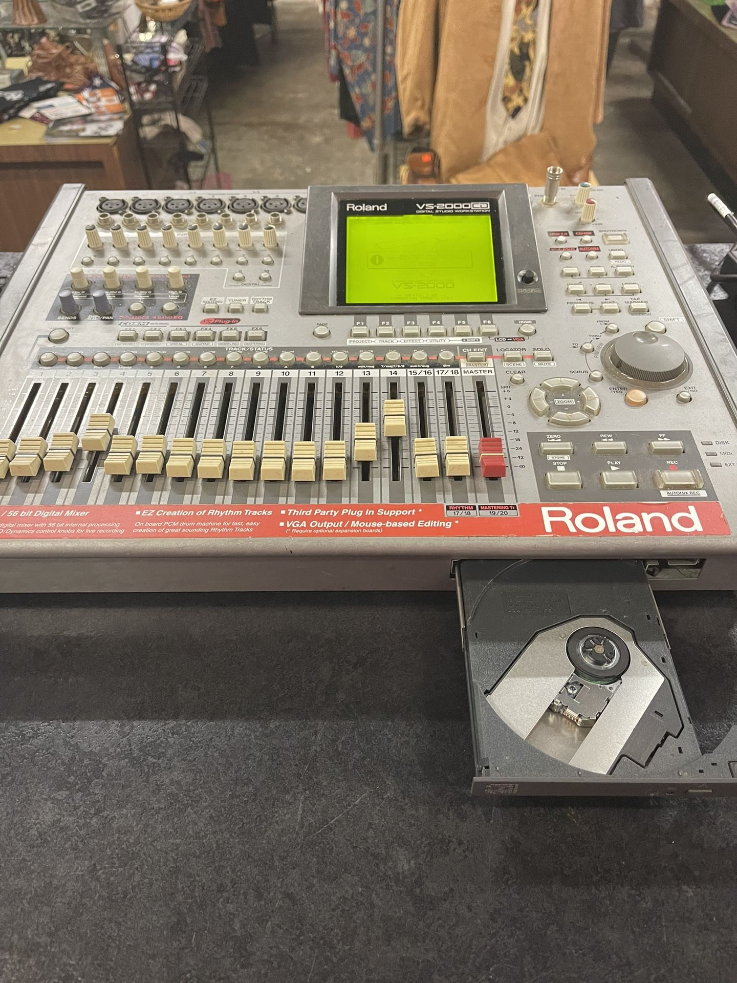 Roland VS-2000CD 24-Bit Digital Studio Workstation