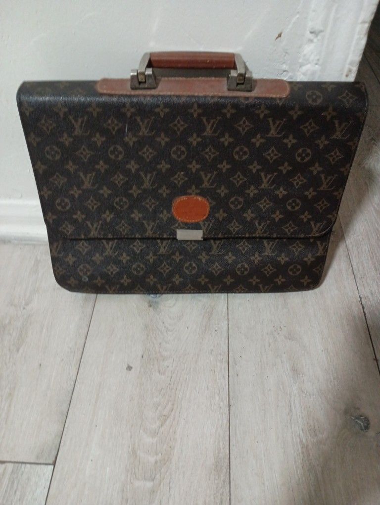 Louis Vuitton Breifcase