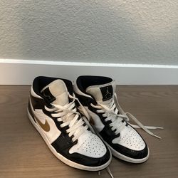 9w all black high top Nike air jordan 1s