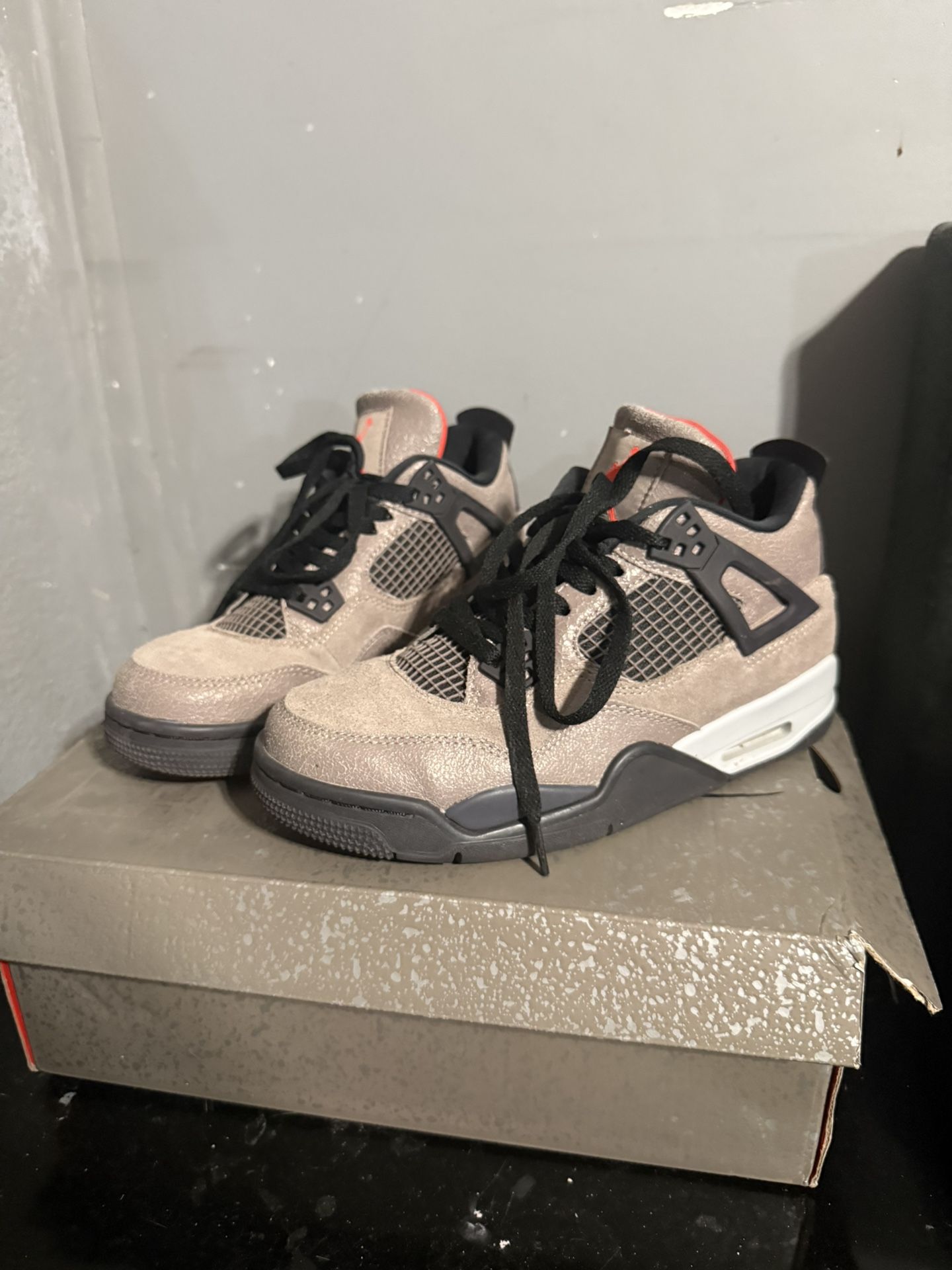Jordan 4 Taupe Haze