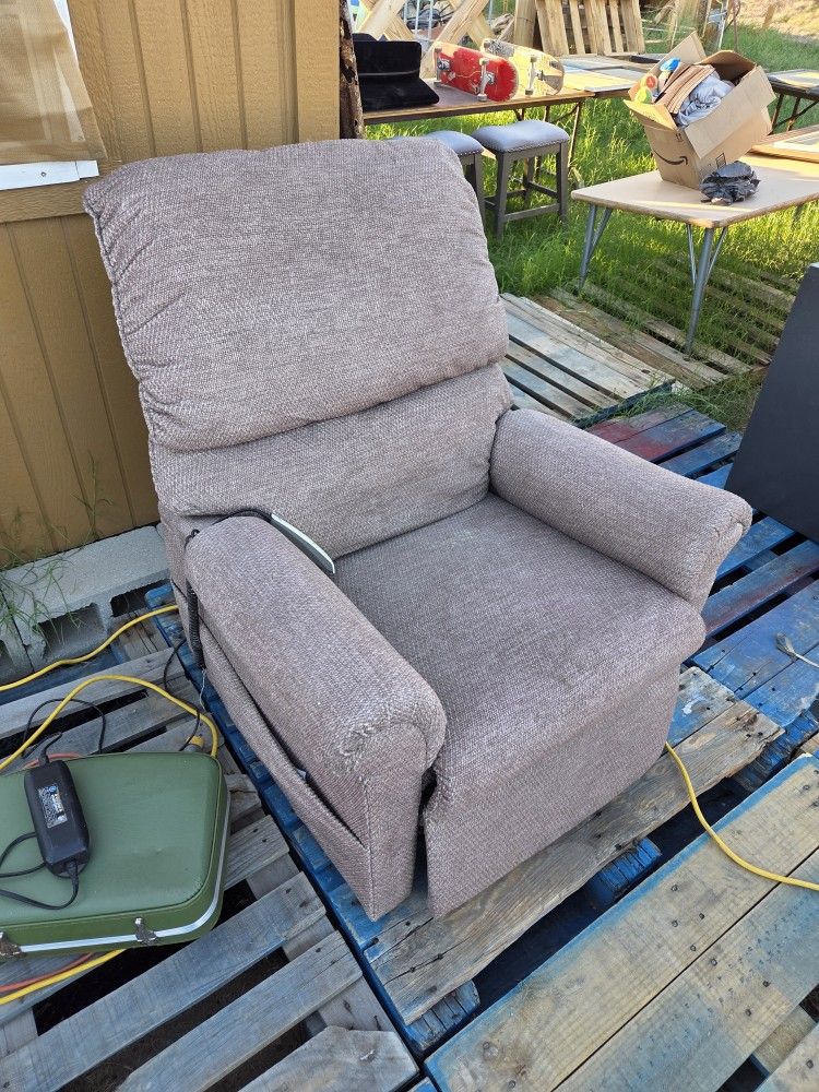 Pride Lift Chair Recliner Brown