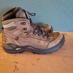 Lowa Hiking Boots 