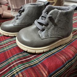 Carters Shoes Size 3