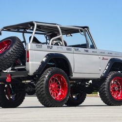 PAQUETE DE RINES Y GOMAS, LUCES, STRIBOS FIJOS Y ELECTRICOS. 