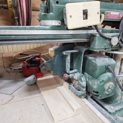 Radial arm saw 
