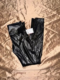 New Spanx women’s size Medium leggings pants by Sara blakely faux leather compre