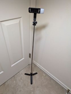 Selfie stick phone holder