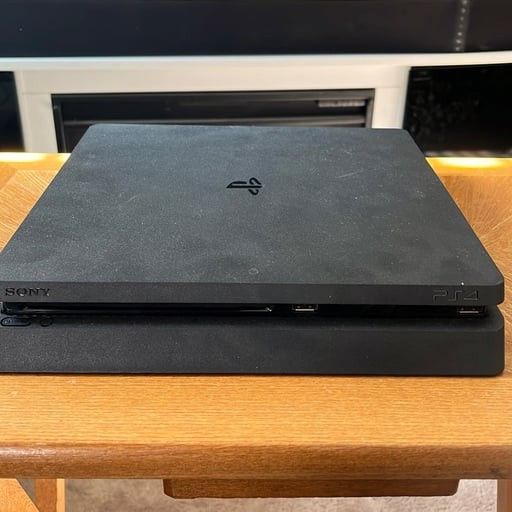 PS4 Slim