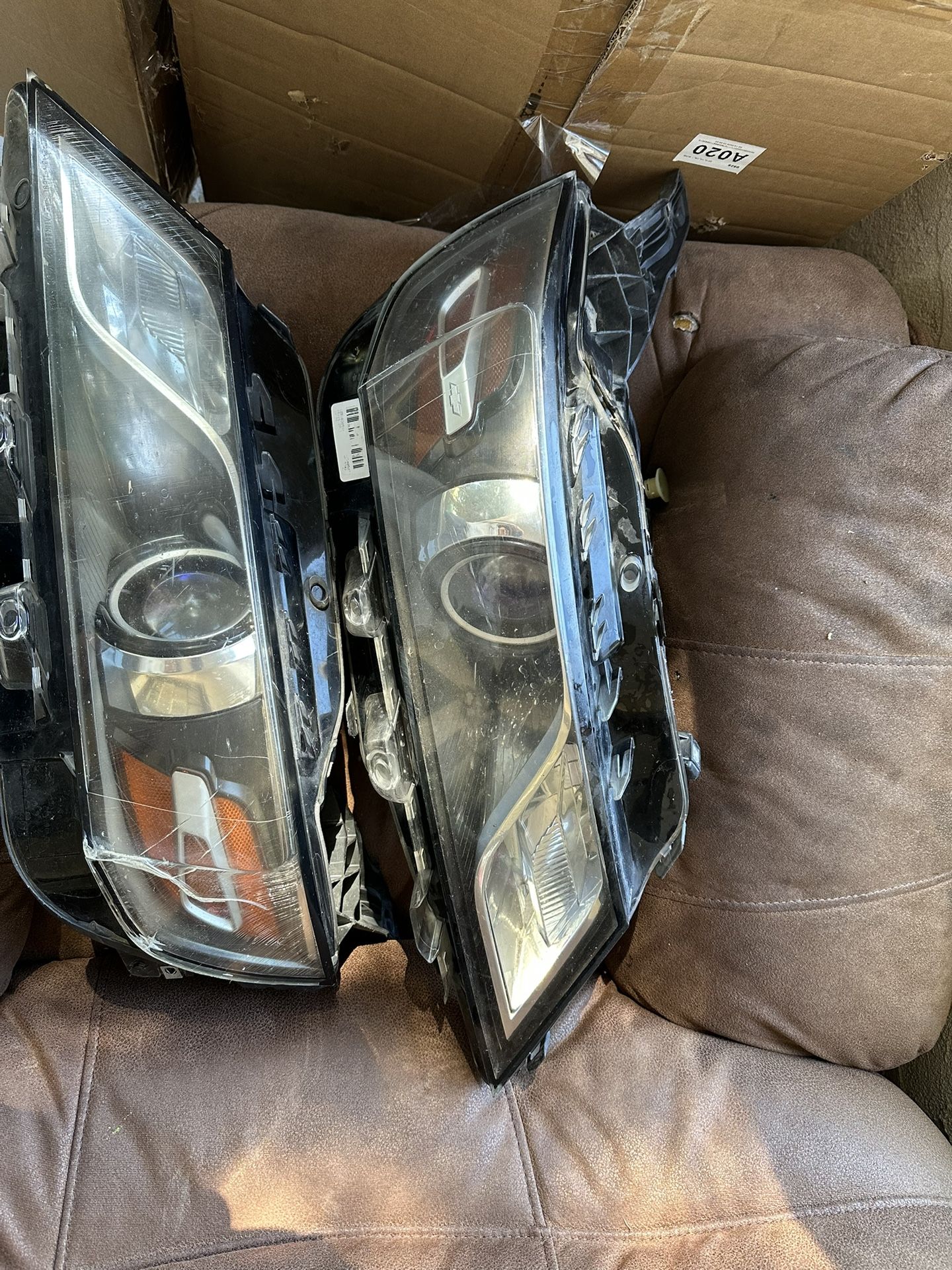 2014–2020 Chevrolet Impala Headlights (Halogen Projector) – Read Description