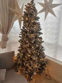 7.5 ft Alta Frasier Fir Flocked LED Pre-Lit Tree