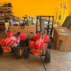 Lightly Used Hot Wheels Ride-On Toy Racing ATV With Multi-Terrain Traction And Reverse Drive