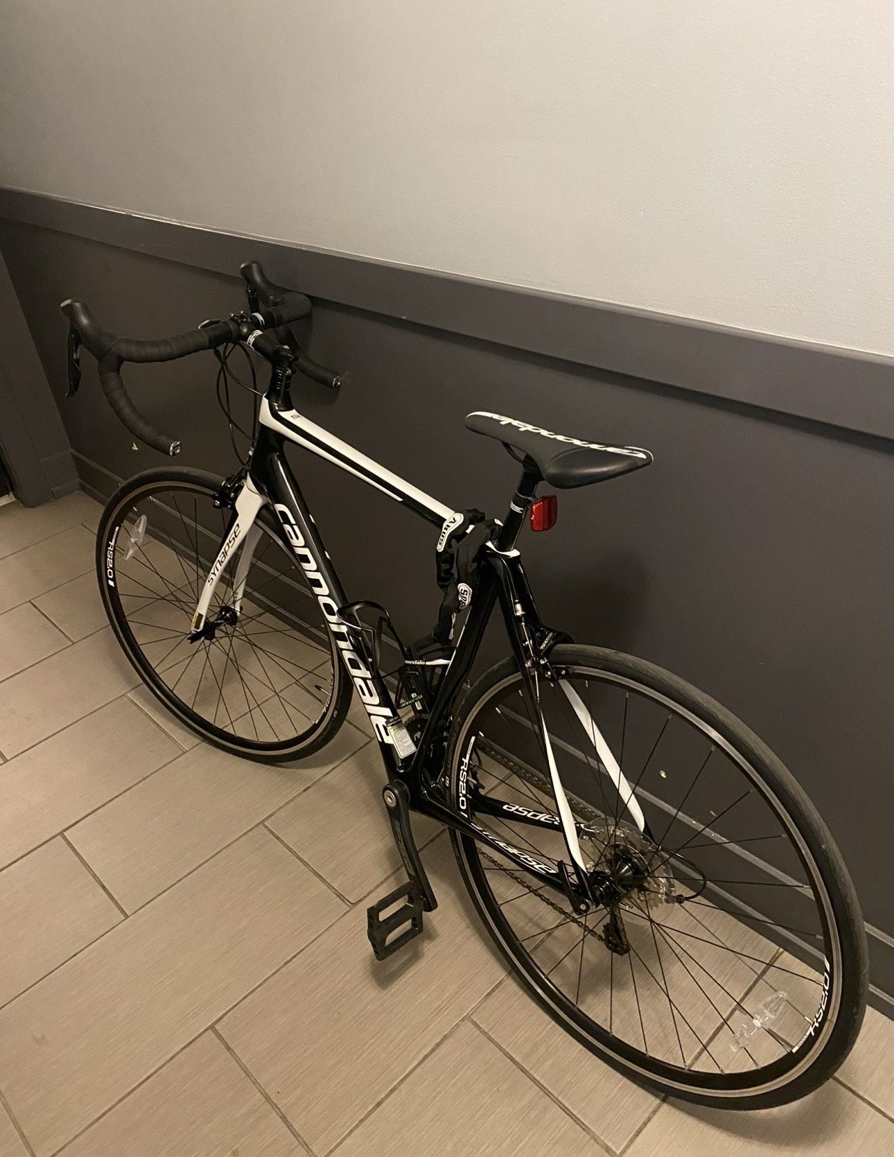 Cannondale Carbon Road Bike – Professional Racing Performance