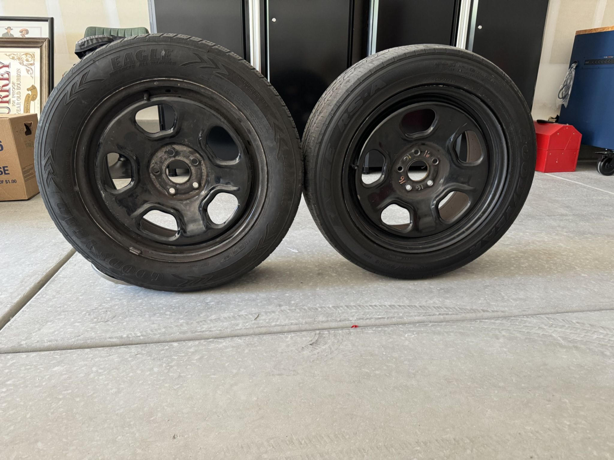 Police Interceptor Explorer Spare Tires/Rims + Change Kit and Middle Console