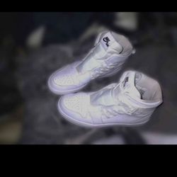 Woman's Jordans 1's 