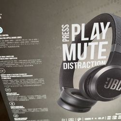 JBL Noise Cancelling Headphones Brand New 