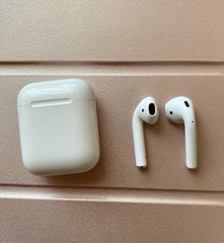 First Generation AirPods (Cable Included)