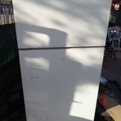 Refrigerator. Size apartment Refrigerator 