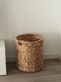 Decor basket