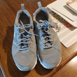 3 Pairs Ofgym Shoes Very Gd Cond