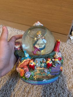 Disneyland Alice in Wonderland Drink Me Snowglobe