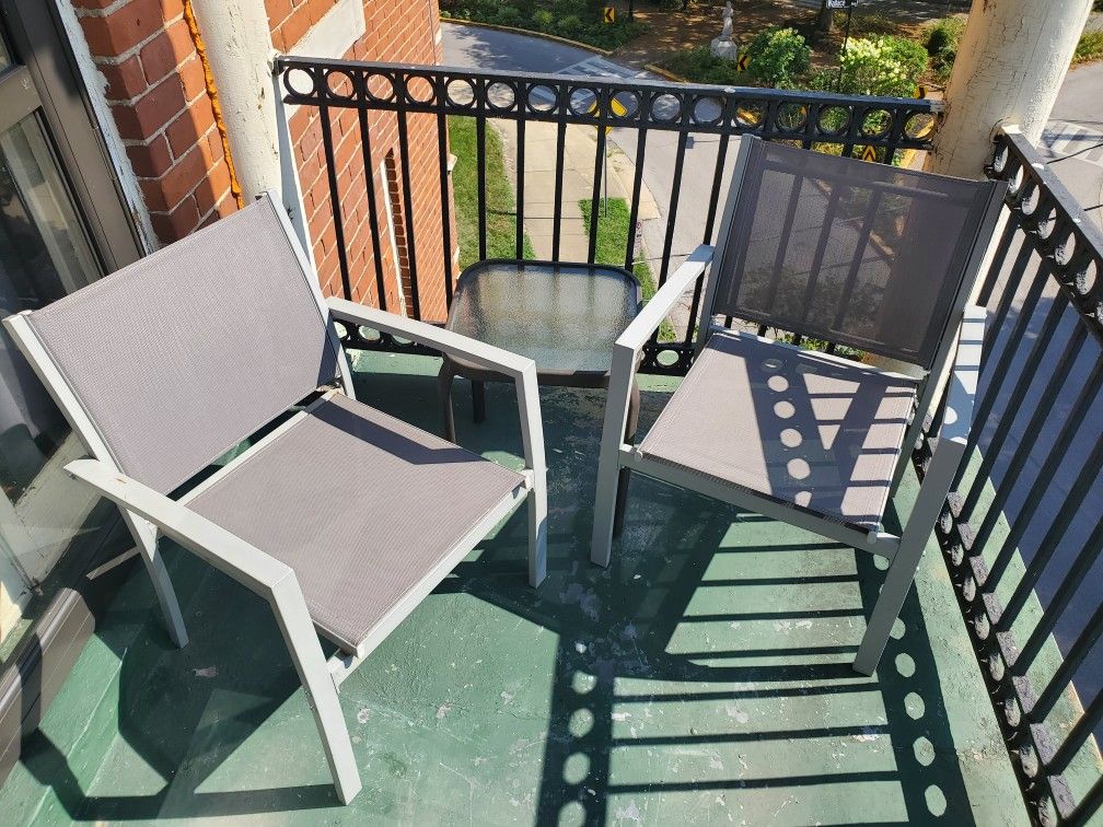Patio Chair Set With Glass Table.