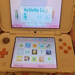 Nintendo 2DS XL w/ 9 Games And Cases