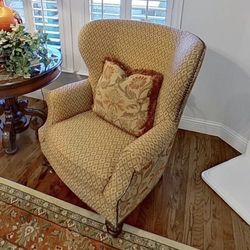 Pair of Elegant Accent Armchairs with Decorative Throw Pillows