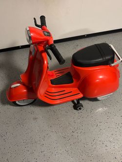 Freddo Vespa Electric Ride-On Child’s Scooter Red