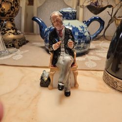 Vintage Royal Doulton 1978 The Doctor H.N. 2618 Figurine 7.5 inch