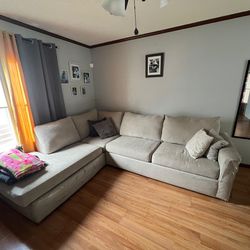 Sectional Sofa with Chaise – Good Condition