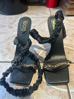 EGO Black Chain Strap Square Toe Heels – Size 11