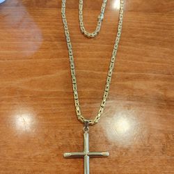 10 Kt Gold Chain And Cross 25 " Squuare Link
