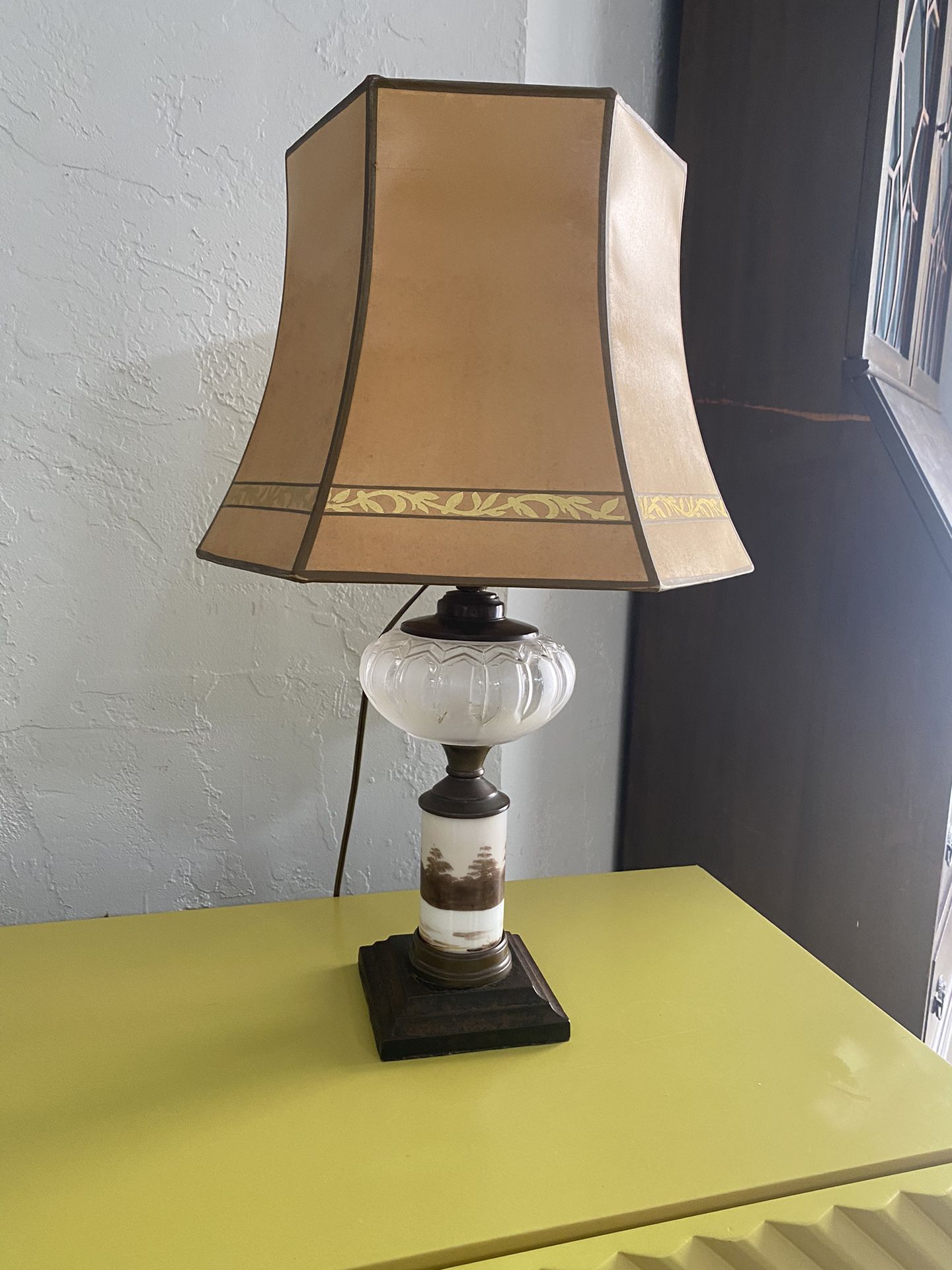 Antique Victorian Oil Parlor Table Lamp