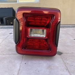 2018-2023 Jeep Wrangler JL  Left LED tail-light  OEM FACTORY  ITEM. 