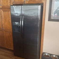 Frigidaire Refrigerator- Ice Box 