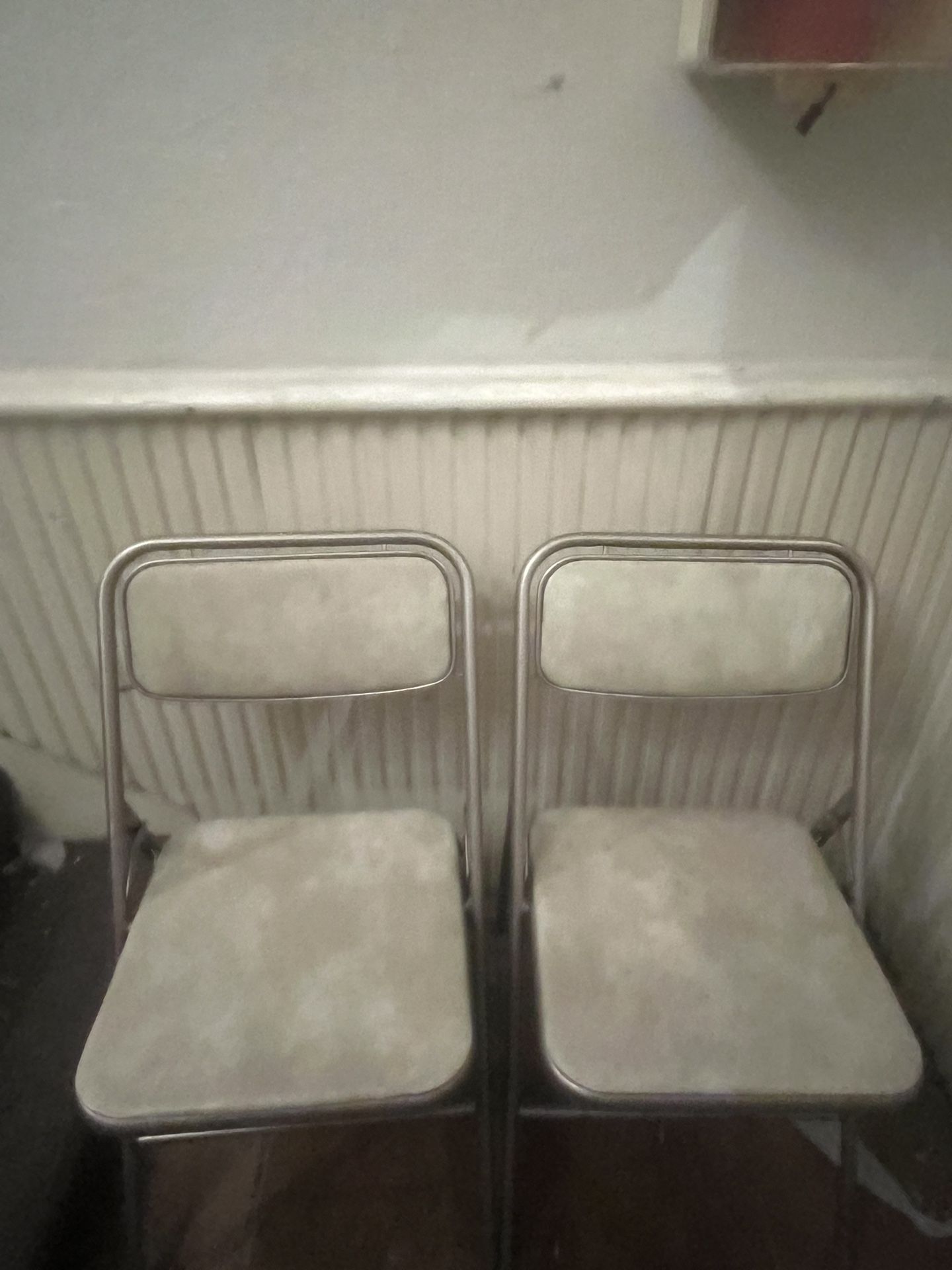 Pair of Samsonite Folding Chairs - Excellent Condition