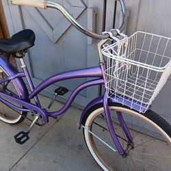 Beach Cruiser.      26"tires.     Firmstrong 