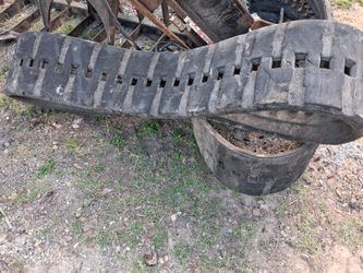 Used Kubota SVL65 / SVL75 Rubber Tracks (Pair) - 400x86x52