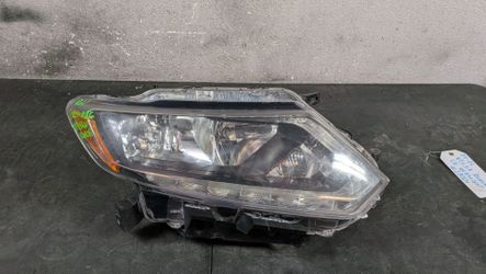 2014-2015-2016 NISSAN ROGUE RIGHT HEADLIGHT OEM USED #11063